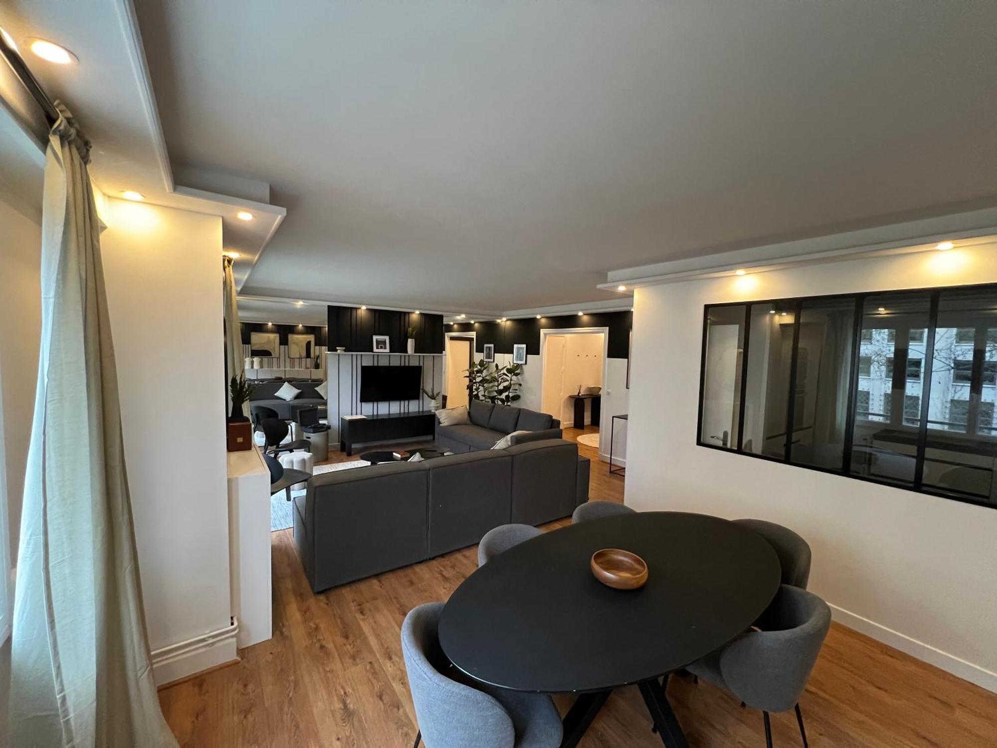 Tour Eiffel 120 M2