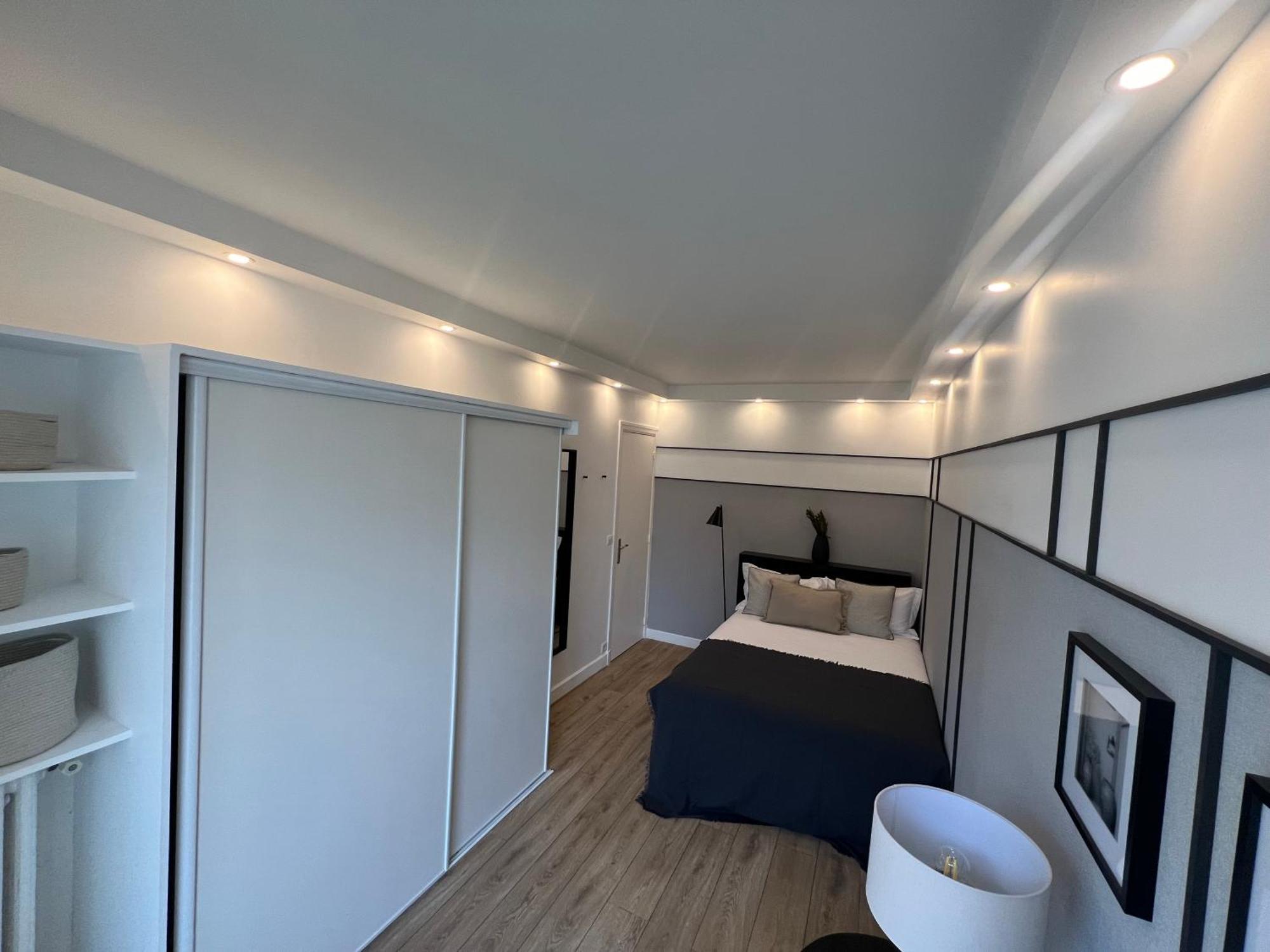 Tour Eiffel 120 M2 *